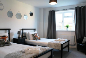Low Cost, 4 Bed with Parking & Large Garden 06
